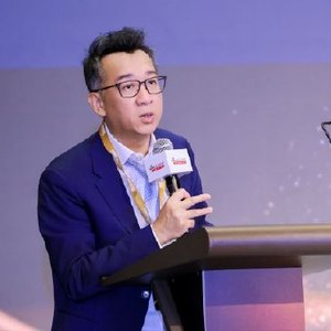 “人手三套房”的时代已过去,现在大家“满手半导体”,洪灝:钱去了该去的地方